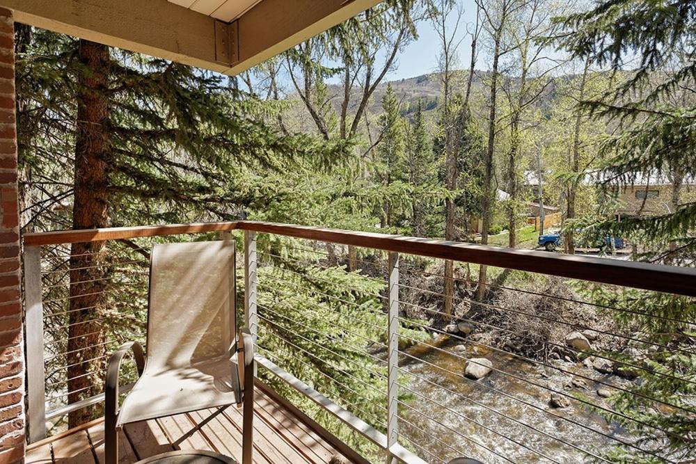 Chateau Eau Claire Unit 22, Condo Overlooking The Roaring Fork River With A Private Deck アスペン エクステリア 写真